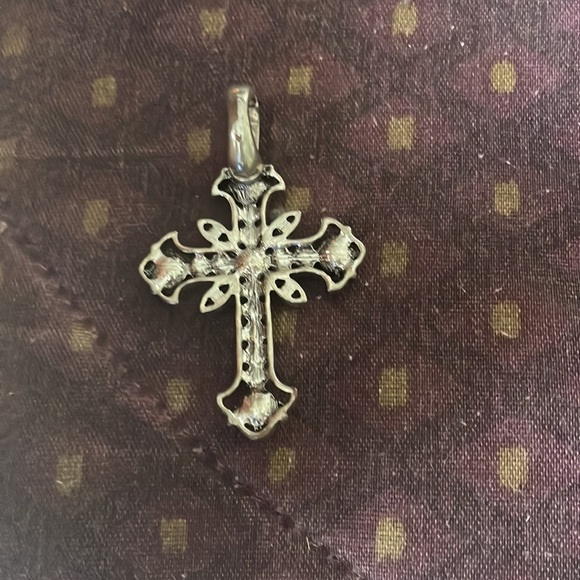Diamond Cross pendant - Picture 2 of 2